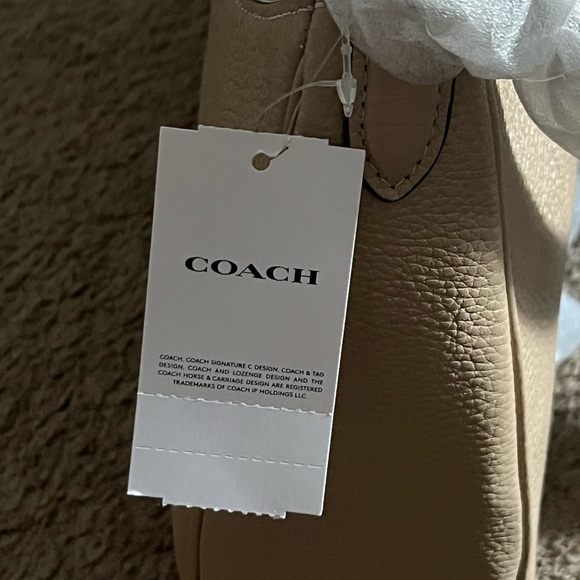 New with tags coach purse - Picture 3 of 4